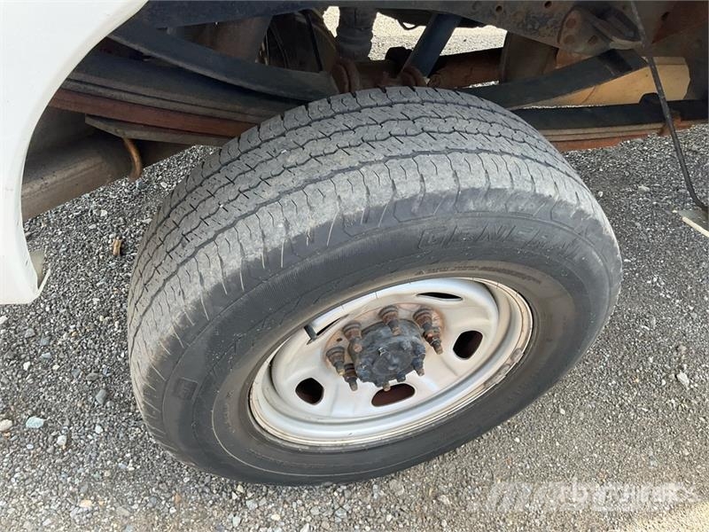 Ford F-350 4x4 Crew Cab LiftMoore 2700AR truck crane Pi Otros