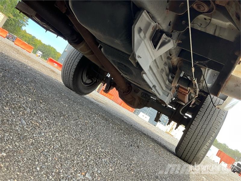 Ford F-350 4x4 Crew Cab LiftMoore 2700AR truck crane Pi Otros