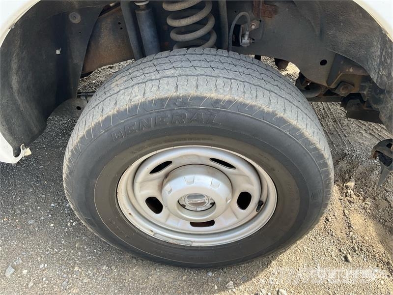 Ford F-350 4x4 Crew Cab LiftMoore 2700AR truck crane Pi Otros
