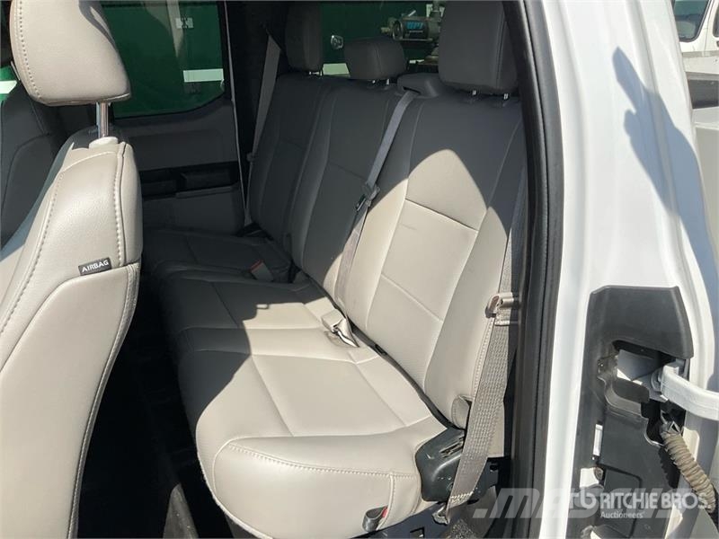 Ford F-350 4x4 Extended Cab Utility Truck Pick up/Dropside