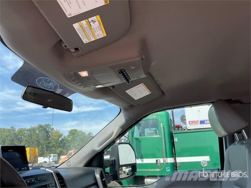 Ford F-350 4x4 Extended Cab Utility Truck Pick up/Dropside
