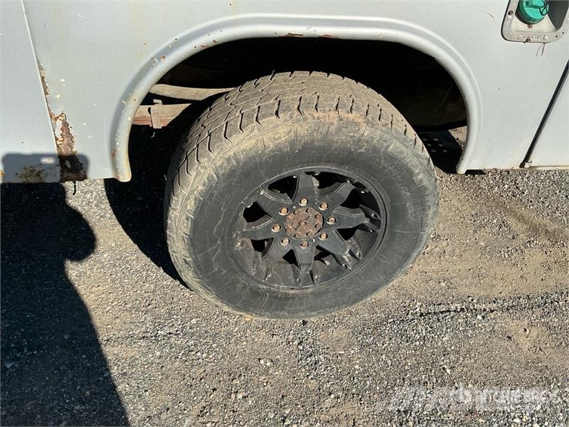 Ford F-350 4x4 Extended Cab Utility Truck (Inoperable) Nakladacia/sklápacia bočnica