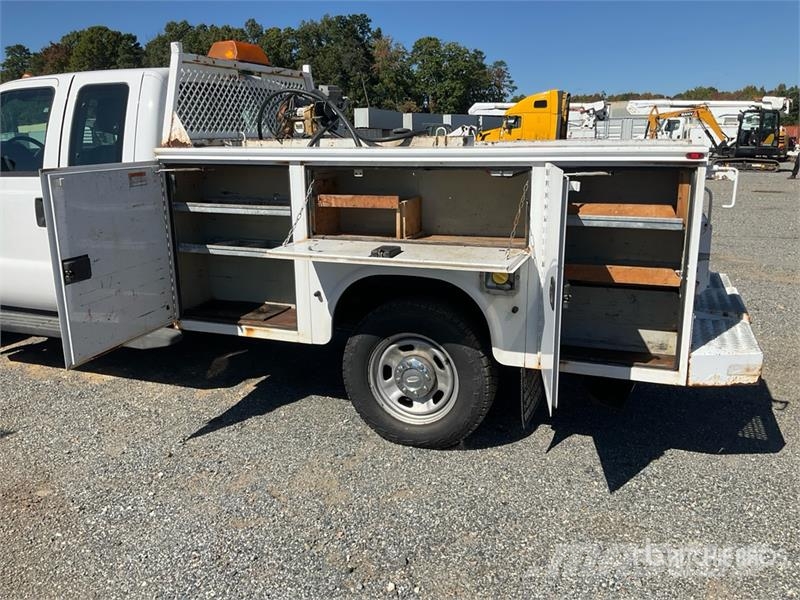 Ford F-350 4x4 Extended Cab Fuel tank in bed with pump 픽업/드롭사이드