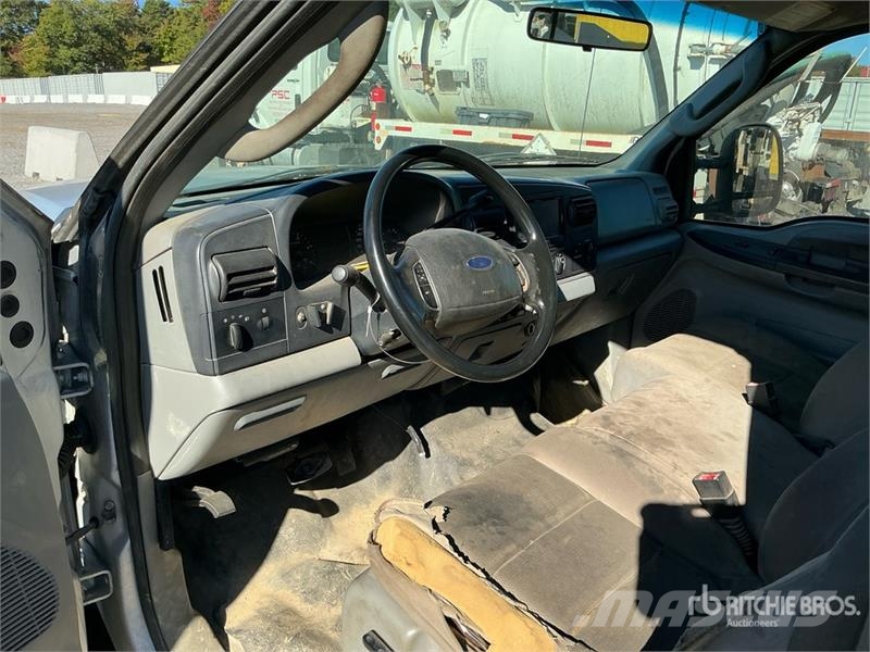 Ford F-350 4x4 Extended Cab Utility Truck (Inoperable) Nakladacia/sklápacia bočnica