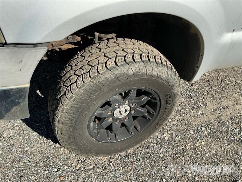 Ford F-350 4x4 Extended Cab Utility Truck (Inoperable) Nakladacia/sklápacia bočnica