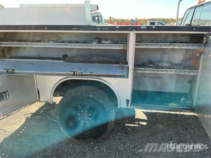 Ford F-350 4x4 Extended Cab Utility Truck (Inoperable) Nakladacia/sklápacia bočnica