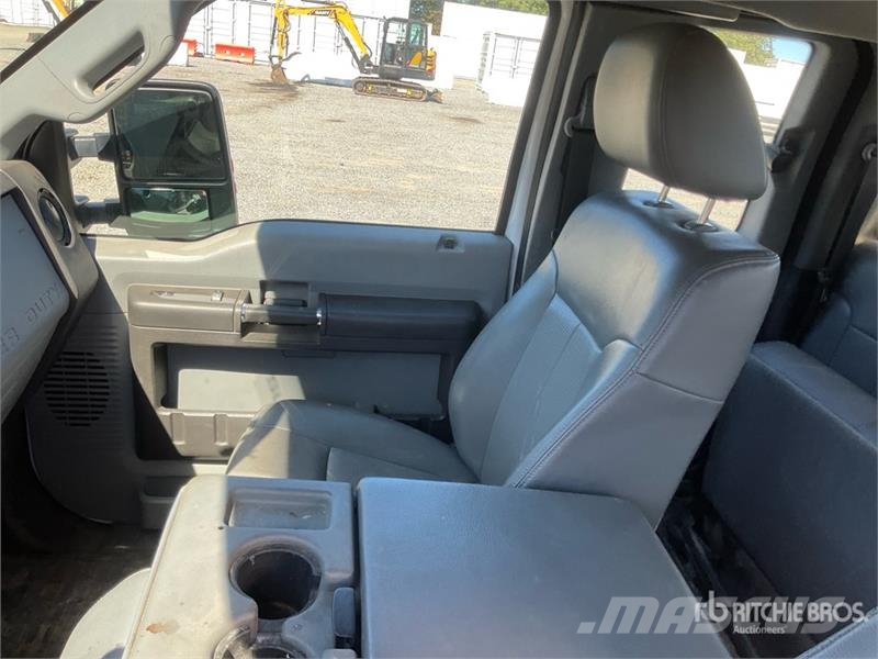 Ford F-350 4x4 Extended Cab Fuel tank in bed with pump 픽업/드롭사이드