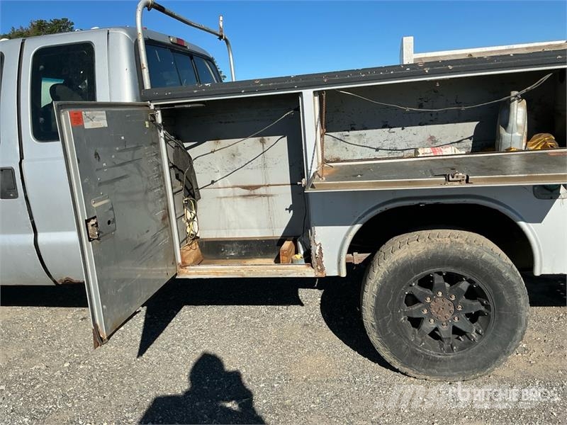 Ford F-350 4x4 Extended Cab Utility Truck (Inoperable) Nakladacia/sklápacia bočnica