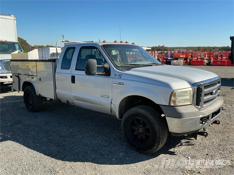 Ford F-350 4x4 Extended Cab Utility Truck (Inoperable) Nakladacia/sklápacia bočnica