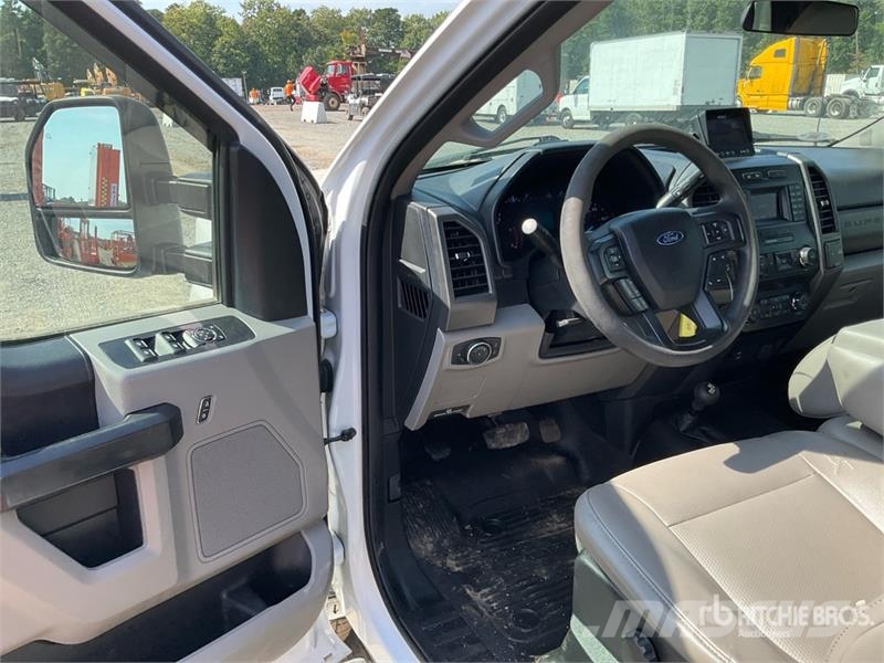 Ford F-350 4x4 Extended Cab Utility Truck Pick up/Dropside