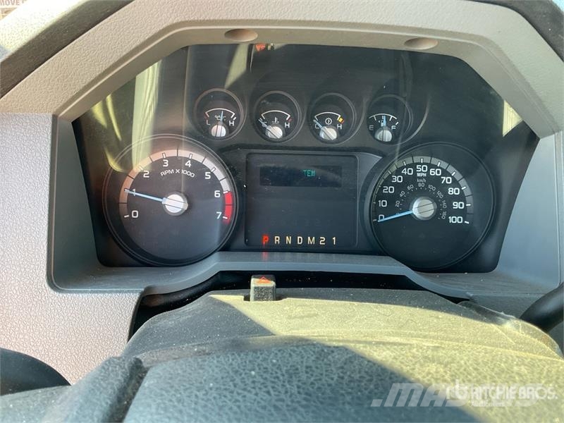 Ford F-350 4x4 Extended Cab Fuel tank in bed with pump 픽업/드롭사이드