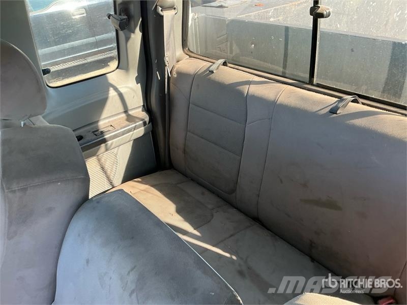 Ford F-350 4x4 Extended Cab Utility Truck (Inoperable) Nakladacia/sklápacia bočnica