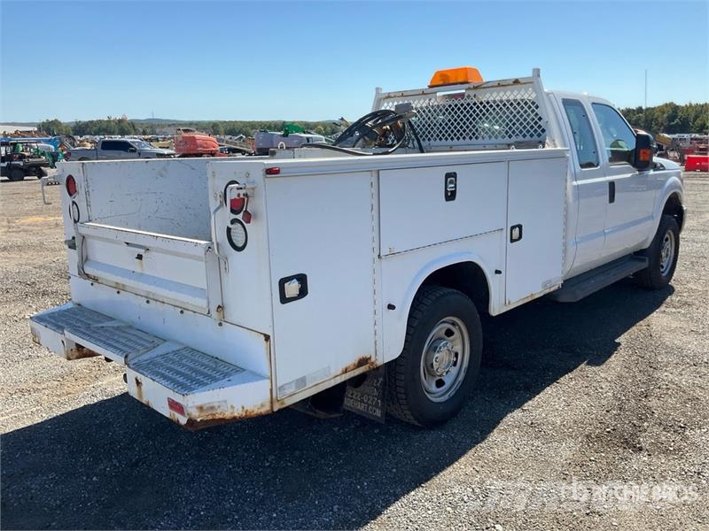 Ford F-350 4x4 Extended Cab Fuel tank in bed with pump 픽업/드롭사이드