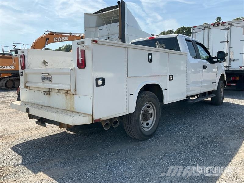 Ford F-350 4x4 Extended Cab Utility Truck Pick up/Dropside