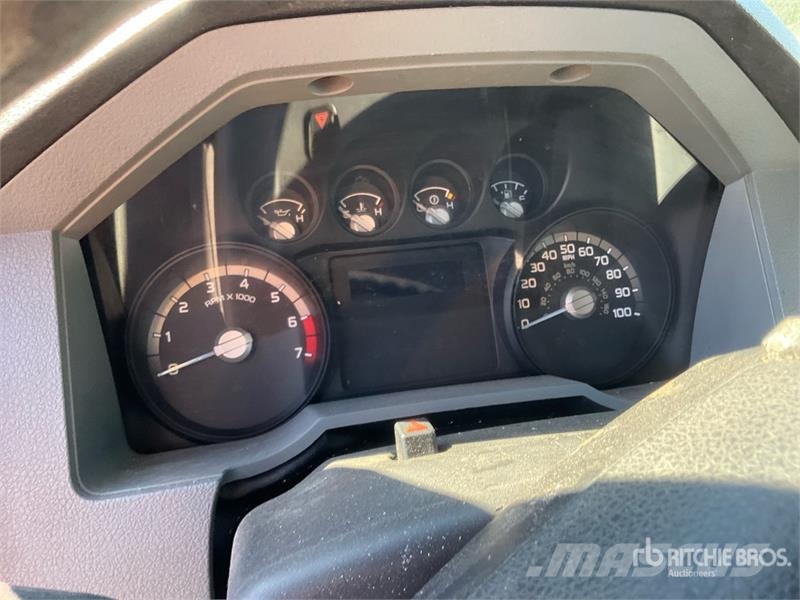 Ford F-350 4x4 Extended Cab Fuel tank in bed with pump 픽업/드롭사이드