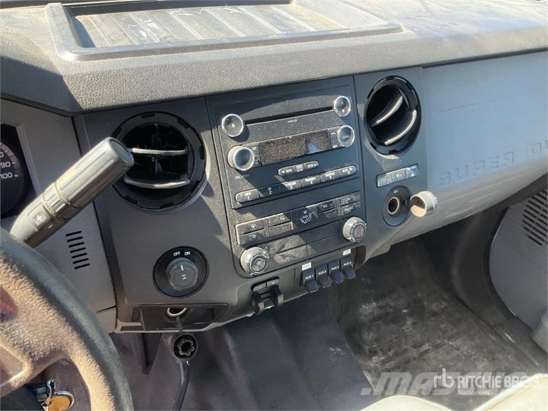 Ford F-350 4x4 Extended Cab Fuel tank in bed with pump 픽업/드롭사이드