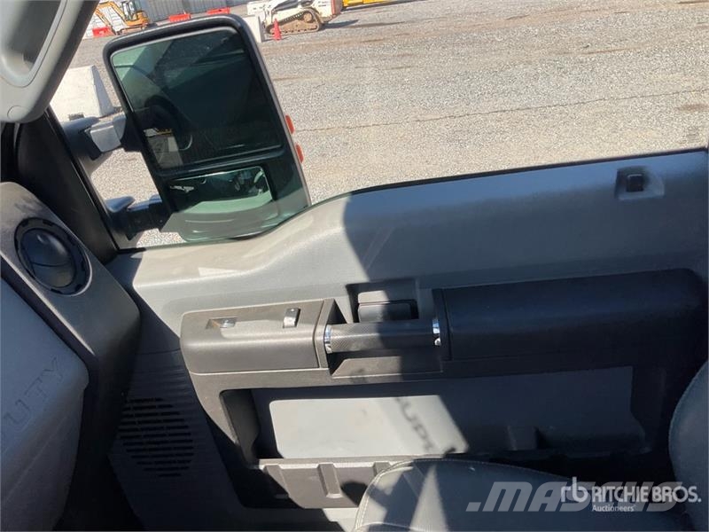 Ford F-350 4x4 Extended Cab Fuel tank in bed with pump 픽업/드롭사이드