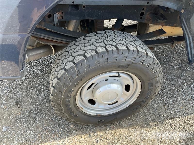 Ford F-350 4x4 Pickup Otros