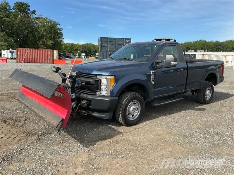 Ford F-350 4x4 Pickup Otros