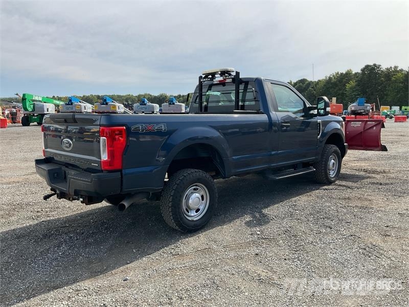 Ford F-350 4x4 Pickup Otros