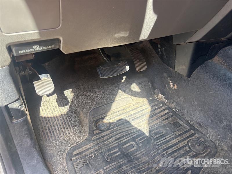 Ford F-350 XL 4x2 Extended Cab Flatbed Truck 平ボディー
