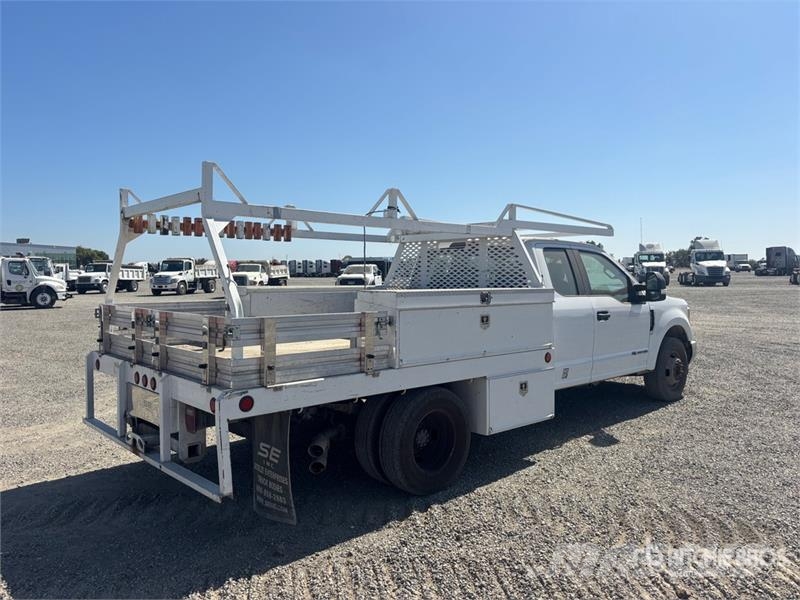 Ford F-350 XL 4x2 Extended Cab Flatbed Truck 平ボディー