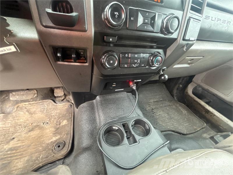 Ford F-350 XL 4x2 Extended Cab Utility Truck Vieglais kravas automobilis/izkraušana no sāniem