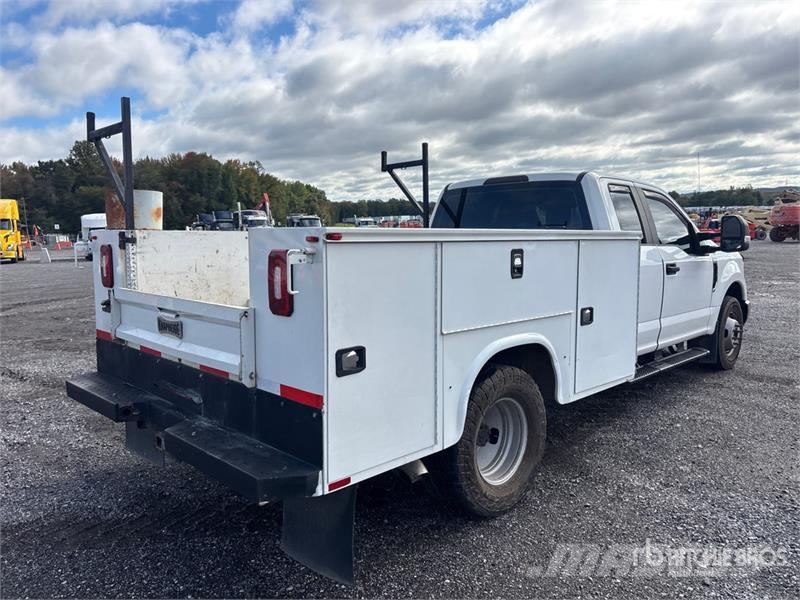 Ford F-350 XL 4x2 Extended Cab Utility Truck Pick up/Fiancata ribaltabile