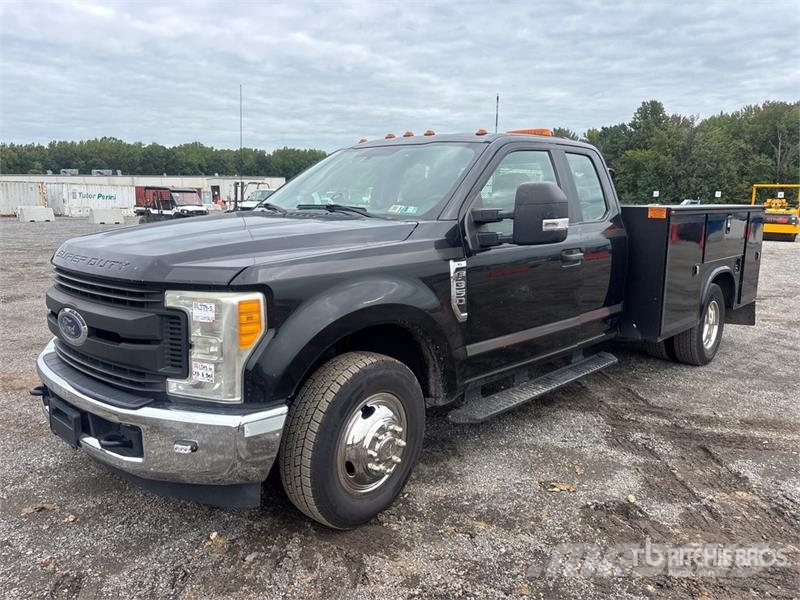 Ford F-350 XL 4x2 Extended Cab Utility Truck Vieglais kravas automobilis/izkraušana no sāniem