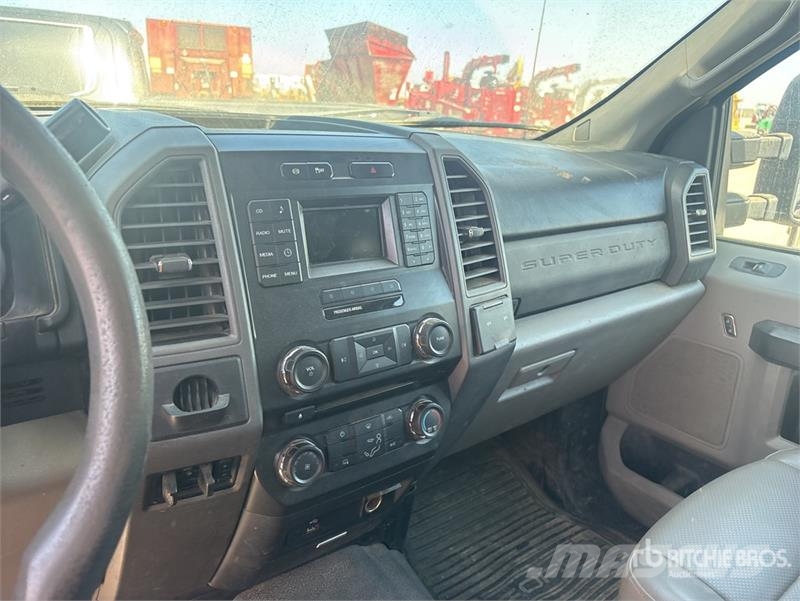 Ford F-350 XL 4x2 Extended Cab Flatbed Truck 平ボディー