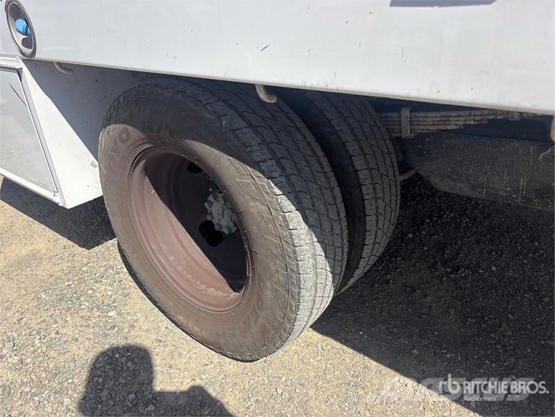 Ford F-350 XL 4x2 Extended Cab Flatbed Truck 平ボディー