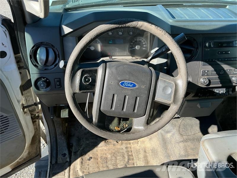 Ford F-350 XL 4x2 Utility Truck Pick up de caixa aberta