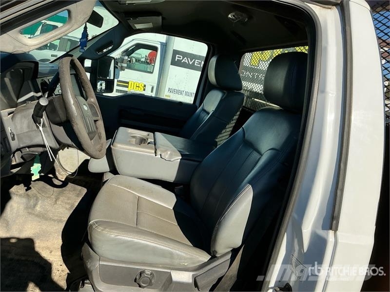 Ford F-350 XL 4x2 Utility Truck Pick up de caixa aberta