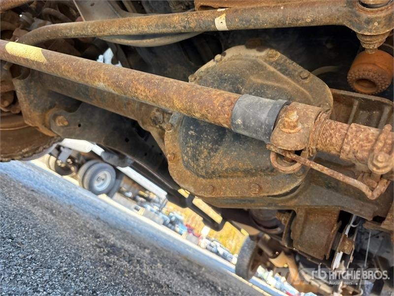 Ford F-350 XL 4x4 Crew Cab Pickup Outros