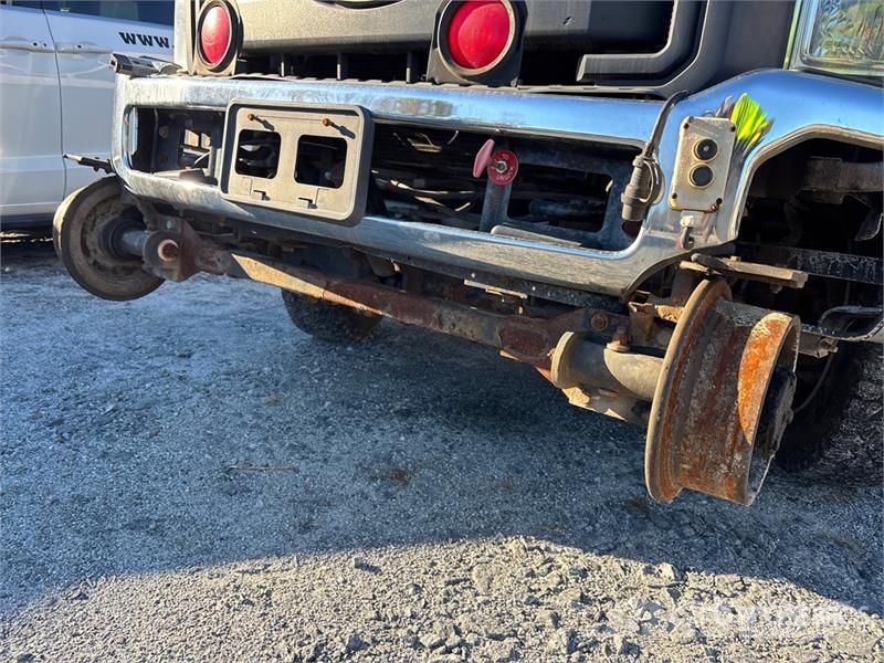 Ford F-350 XL 4x4 Crew Cab Pickup Outros