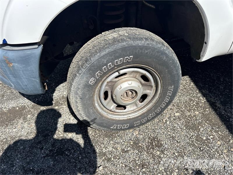 Ford F-350 XL 4x4 Extended Cab Pickup Ostalo
