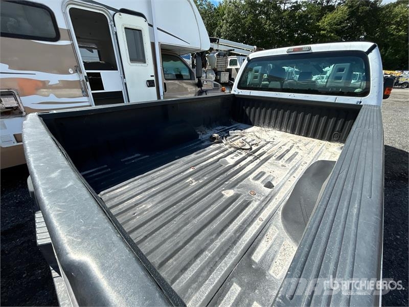Ford F-350 XL 4x4 Extended Cab Pickup Ostalo
