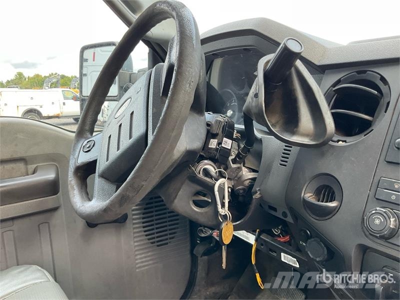 Ford F-350 XL 4x4 Extended Cab Pickup 其他