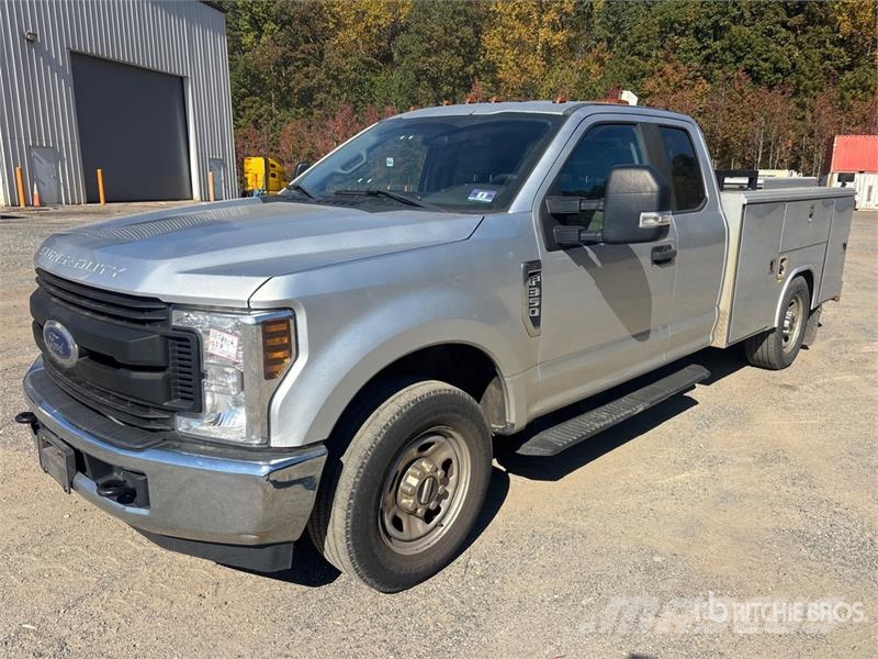 Ford F-350 XL 4x4 Extended Cab Utility Truck Vieglais kravas automobilis/izkraušana no sāniem