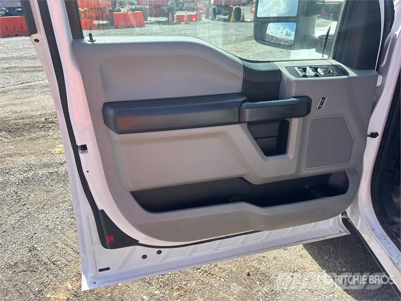 Ford F-350 XL 4x4 Extended Cab Pickup Citi