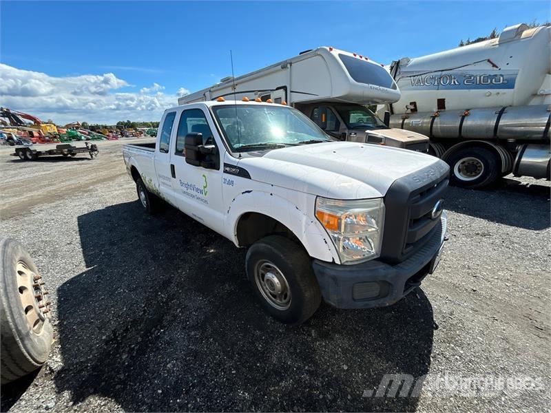 Ford F-350 XL 4x4 Extended Cab Pickup Ostalo