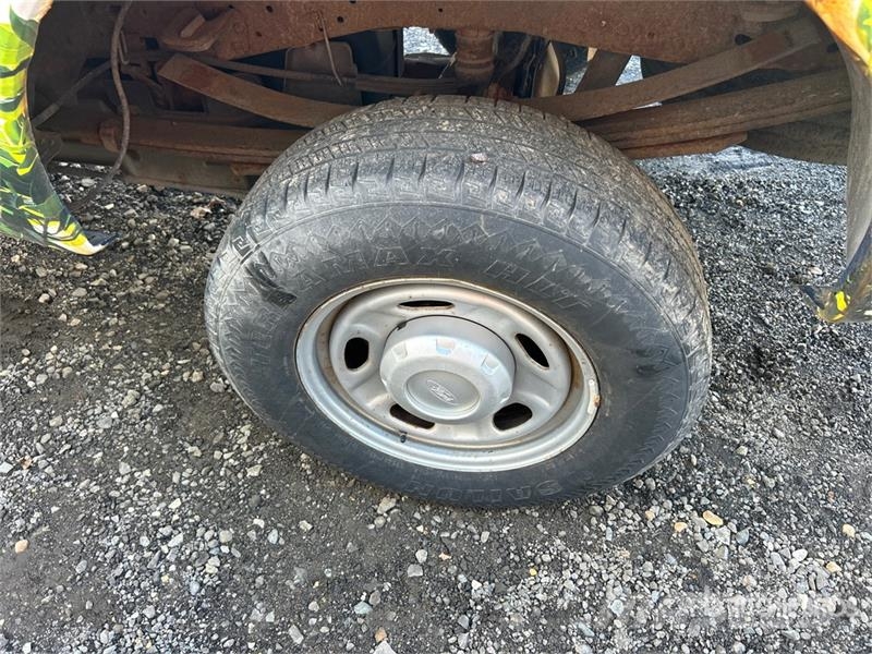 Ford F-350 XL 4x4 Extended Cab Pickup Ostalo