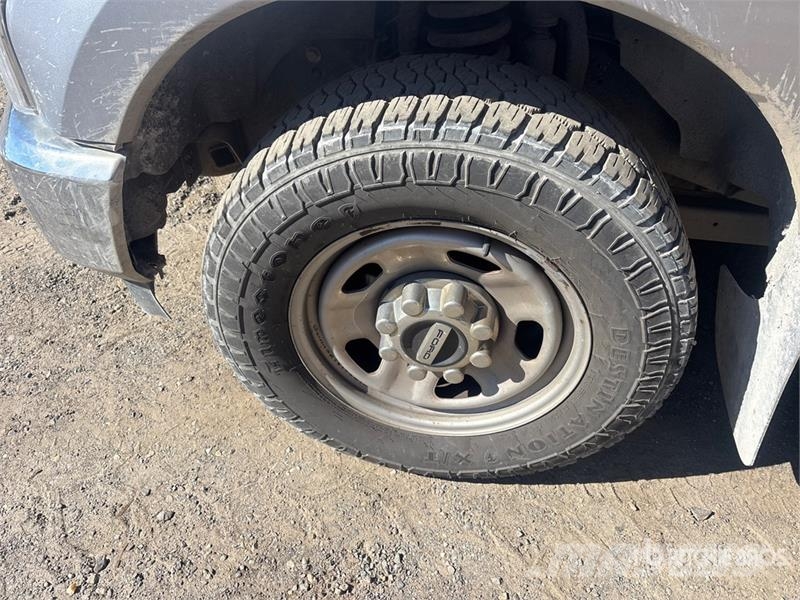 Ford F-350 XL 4x4 Extended Cab Utility Truck Vieglais kravas automobilis/izkraušana no sāniem