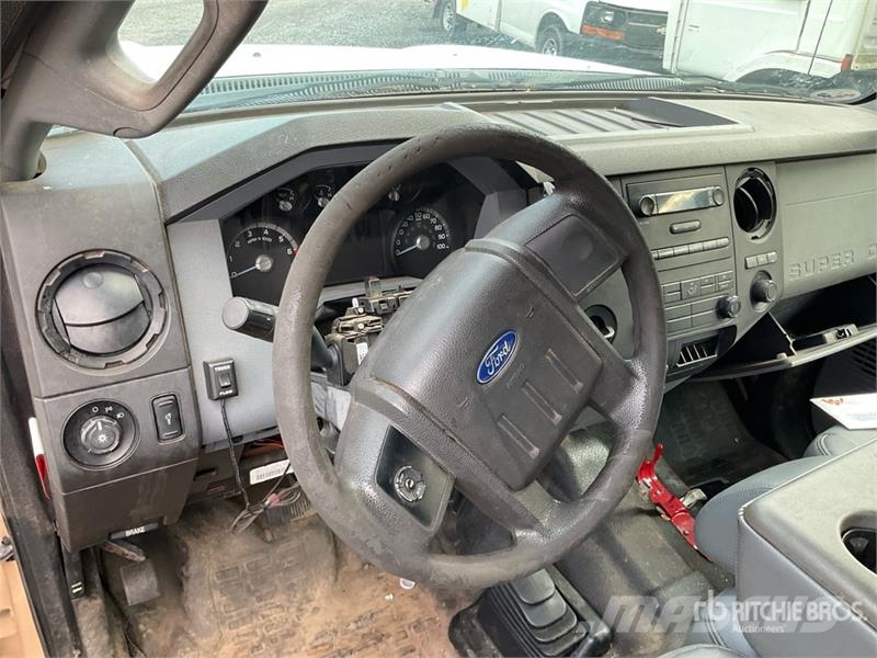 Ford F-350 XL 4x4 Extended Cab Pickup 其他