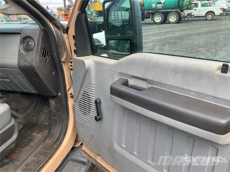 Ford F-350 XL 4x4 Extended Cab Pickup 其他