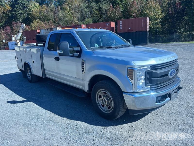 Ford F-350 XL 4x4 Extended Cab Utility Truck Vieglais kravas automobilis/izkraušana no sāniem