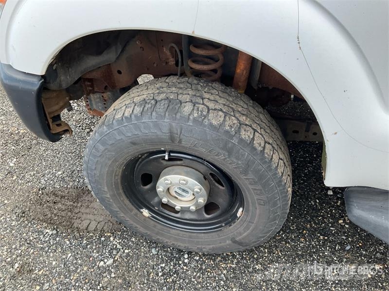 Ford F-350 XL 4x4 Extended Cab Pickup 其他