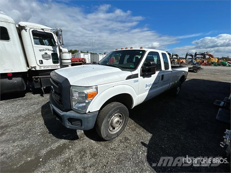 Ford F-350 XL 4x4 Extended Cab Pickup Ostalo