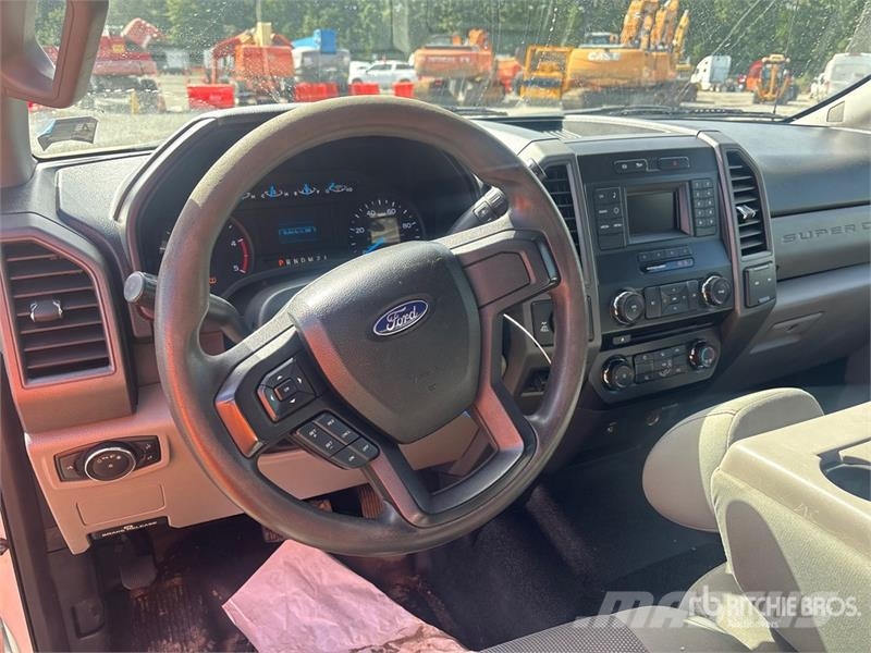 Ford F-350 XL 4x4 Extended Cab Pickup Citi
