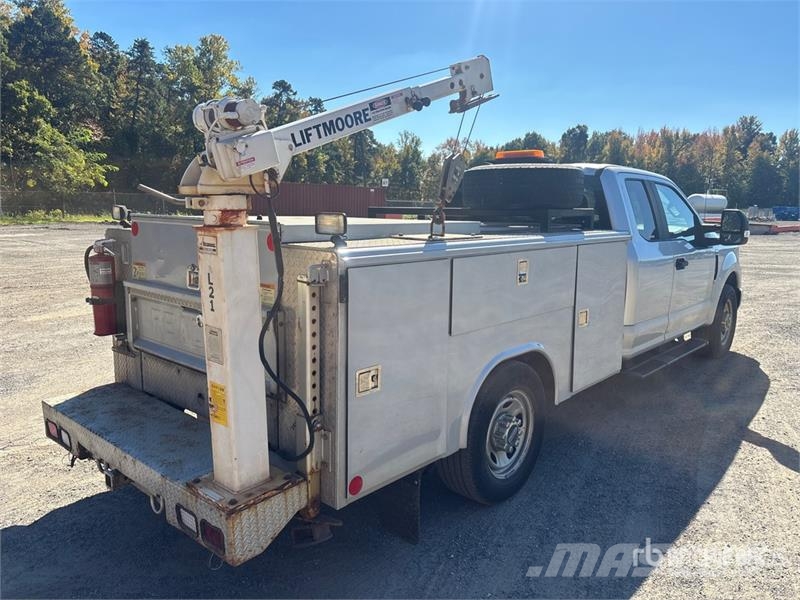 Ford F-350 XL 4x4 Extended Cab Utility Truck Vieglais kravas automobilis/izkraušana no sāniem